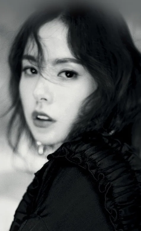 长发女神黑色意境头像壁纸