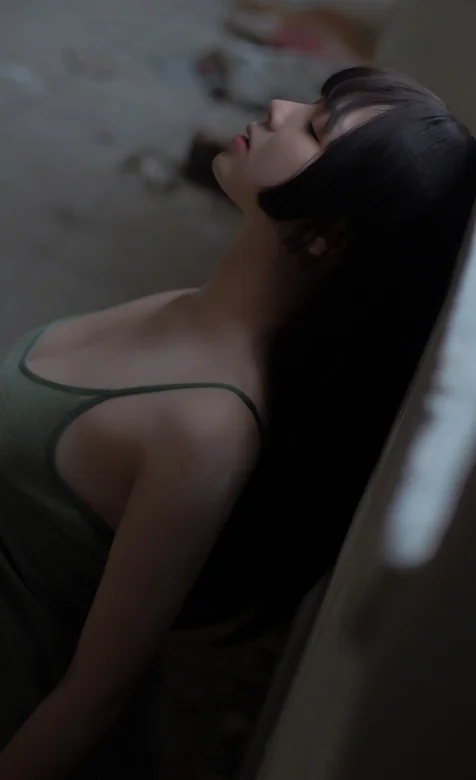 性感吊带衣美女侧颜手机壁纸图片